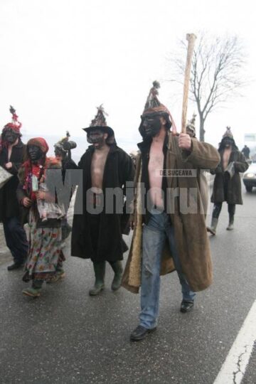 Final: Sărbătorile de iarnă s-au încheiat, ieri, la Suceava cu Parada Măștilor, la Drăgușeni