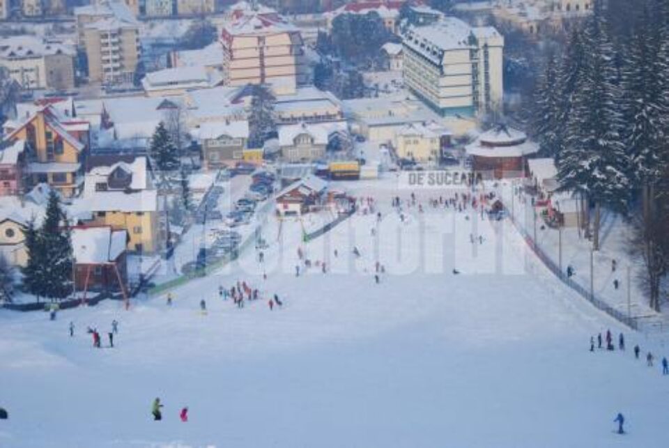 Show pe pârtie: Campionatul național al monitorilor de schi, la Vatra Dornei