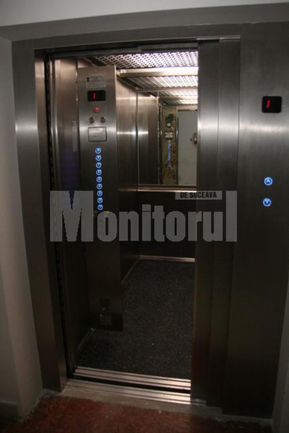 Primele patru lifturi noi au fost recepționate ieri, în prezența președintelui CJ, Gheorghe Flutur