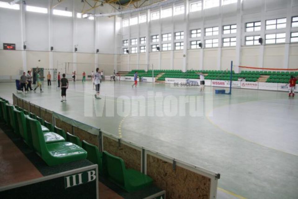 Până când proiectele vor prinde viață, sala Liceului cu Program Sportiv Suceava rămâne singura care găzduiește competiții mai serioase