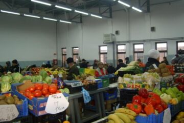 Privire de ansamblu: Aceleași alimente au prețuri de peste două ori mai mari în unele piețe și târguri din țară