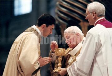 Binecuvântat de Papa Ioan Paul al II-lea