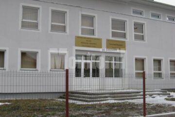La Todirești, există un centru dotat la standarde europene, dar de care nu a beneficiat nici un bătrân