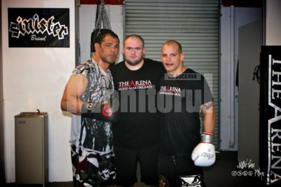 Ghita, alaturi de Minotauro Nogueira (stanga) si Xande Ribeiro (dreapta)