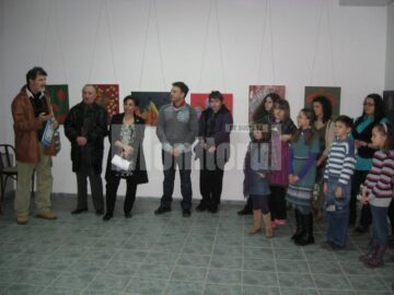 Mihai Pânzaru PIM felicitându-i pe tinerii artiști