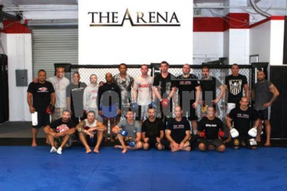 În sala The Arena MMA, alături de ceilalți luptători