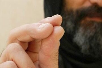 „Să vorbim mai mult lui Dumnezeu de necazurile noastre, decât oamenilor”. Foto: CORBIS