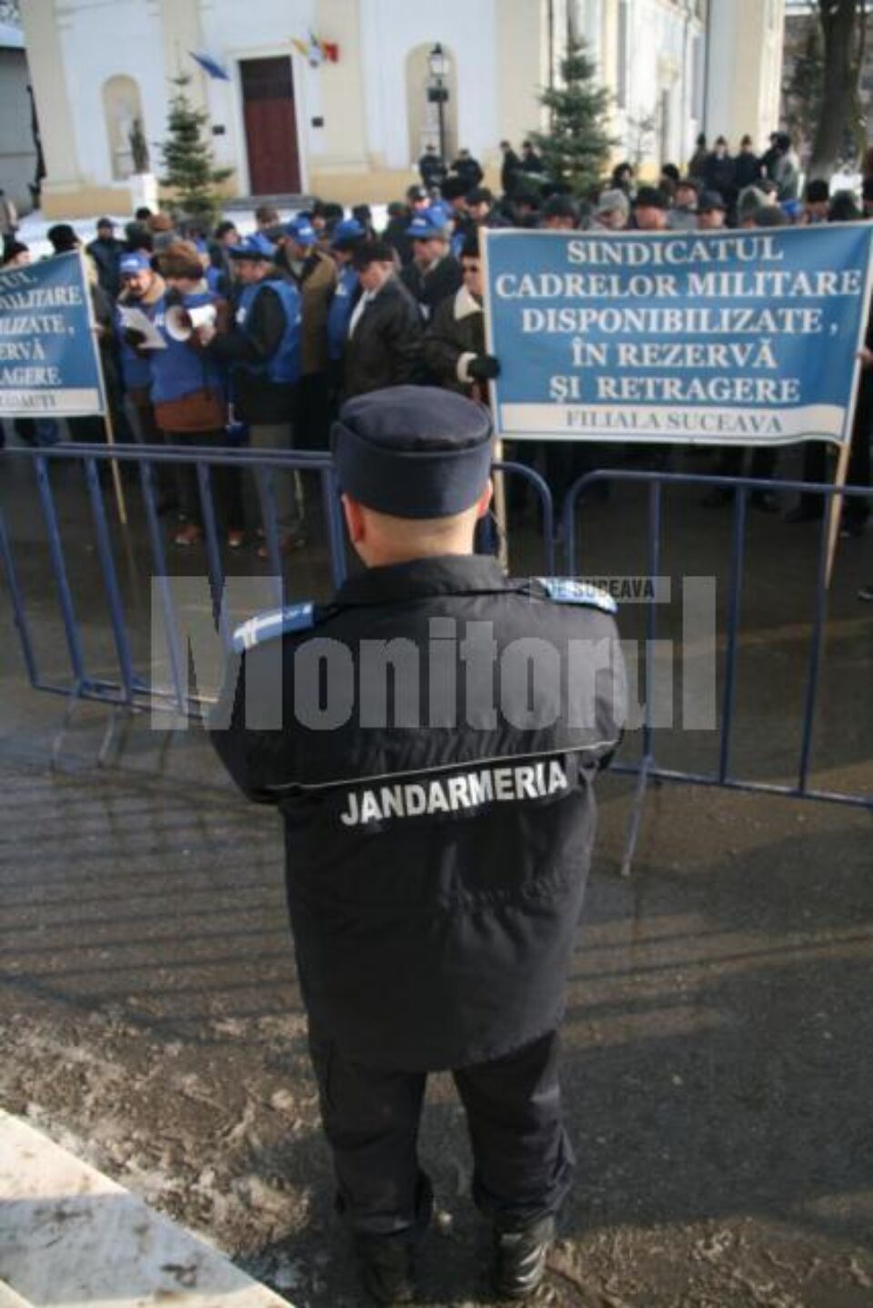 De Ziua Unirii: Rezerviștii suceveni și-au somat comandantul suprem să le dea înapoi banii din pensii