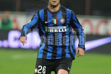 Jurnaliștii italieni cer înlocuirea lui Chivu cu un alt jucător din lotul lui Inter