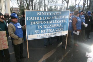 De Ziua Unirii,: Rezerviștii suceveni și-au somat comandantul suprem să le dea înapoi banii din pensii