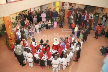 Momente artistice: Spectacol dedicat Unirii Principatelor, la Grădinița „Sf. Ioan cel Nou”