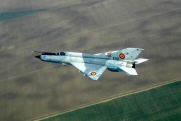 Arhiepiscopia Romanului și Bacăului primește, de la MApN, două avioane MiG 21 scoase din funcțiune
