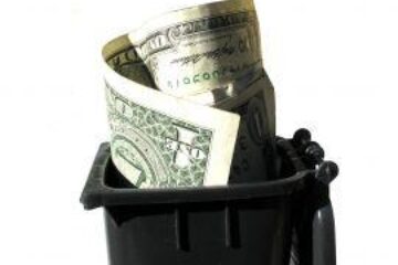 Achiziții publice în 2010: Circa 175 milioane euro pentru laptopuri, telefoane mobile, SMS-uri, lumânări