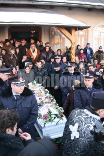 Trist: Studenta eroină, pe ultimul drum, fără prezența celei pentru care a murit