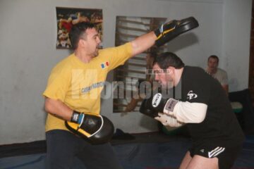 Ghiță se antrenează și la Suceava, ajutat de prieteni, luptători și foști boxeri de performanță