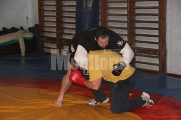 Muncesc de mulți ani, de vreo 15 ani sunt așa cum mă vedeți, transpirat, zi de zi fac între patru și șase ore de antrenamente 1