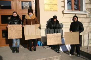 Ramona Ionela Petriceac, soția lui Ovidiu Petriceac, Doinița și Radu Lupu, părinții lui „Lucas” și Cristian Gheorghe Filipciuc, zis „Fila”