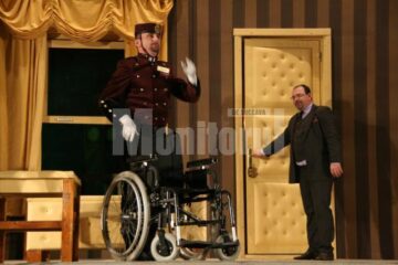 Două ore de teatru: Aplauze și bună dispoziție, la „O noapte nebună, nebună”