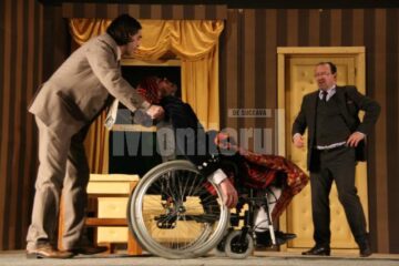 Două ore de teatru: Aplauze și bună dispoziție, la „O noapte nebună, nebună”