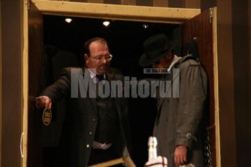 Două ore de teatru: Aplauze și bună dispoziție, la „O noapte nebună, nebună”