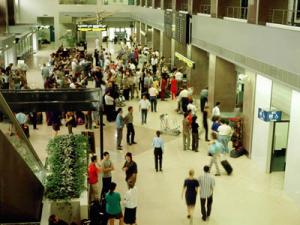 Angajații Serviciului de handling al Aeroportului Suceava vor asigura și siguranța aeroportuară