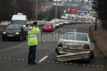 Autoturismul Renault care a fost implicat în accident