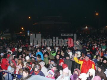 Spectacolele s-au bucurat de un public numeros