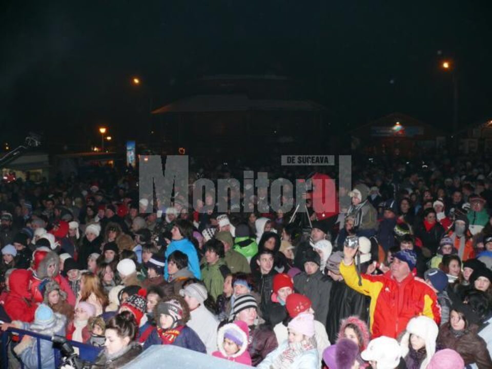 Spectacolele s-au bucurat de un public numeros