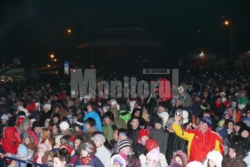 Spectacolele s-au bucurat de un public numeros