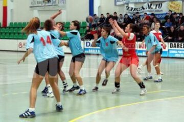 Sucevencele au pierdut, dar mai au sanse la turneul semifinal. Foto: Alex Drăgan