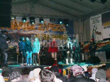 Ediția 2011: La Vatra Dornei au început, de sâmbătă, Serbările Zăpezii