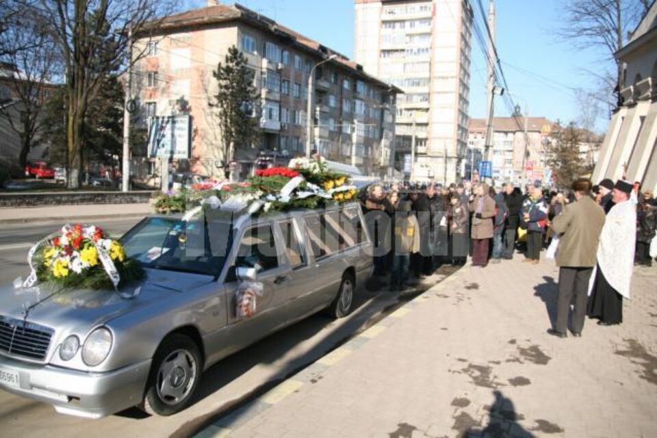Ceremonie decentă și discretă, la înmormântarea lui Roman Stecyc