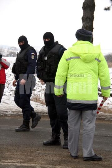 UPDATE: 17:05 - 77 de polițiști de frontieră și vameși de la Siret, reținuți de procurorii DNA