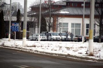 UPDATE: 17:05 - 77 de polițiști de frontieră și vameși de la Siret, reținuți de procurorii DNA