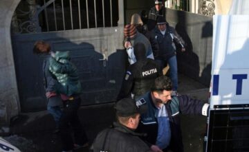 59 de polițiști de frontieră și vameși ridicați de la Punctul de Trecere a Frontierei Siret, audiați de DNA, arestați de Curtea de Apel București Foto: Mediafax