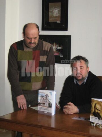 Președintele Comunității Evreilor din Rădăuți, Igo Kofler, și istoricul Daniel Hrenciuc