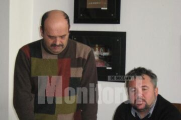 Președintele Comunității Evreilor din Rădăuți, Igo Kofler, și istoricul Daniel Hrenciuc