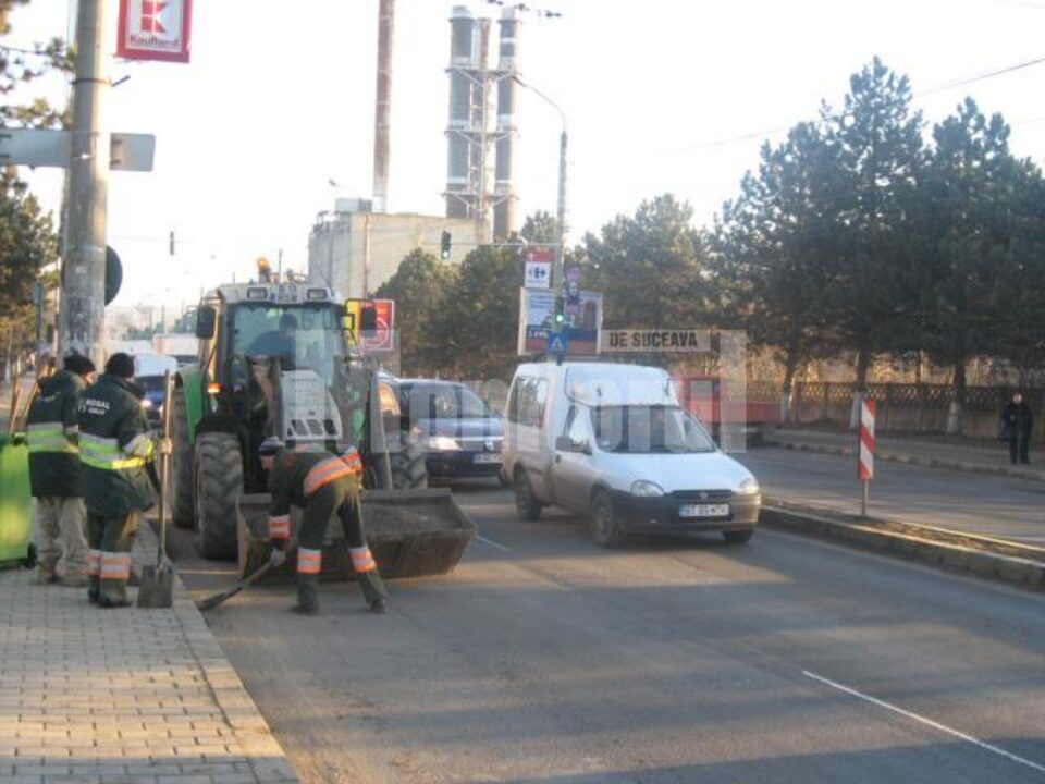 Neglijență: Cozi kilometrice pe Calea Unirii, din cauza angajaților Rosal