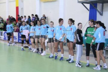 Junioarele echipei de handbal a LPS Suceava au avut parte de momente de coșmar la Roman