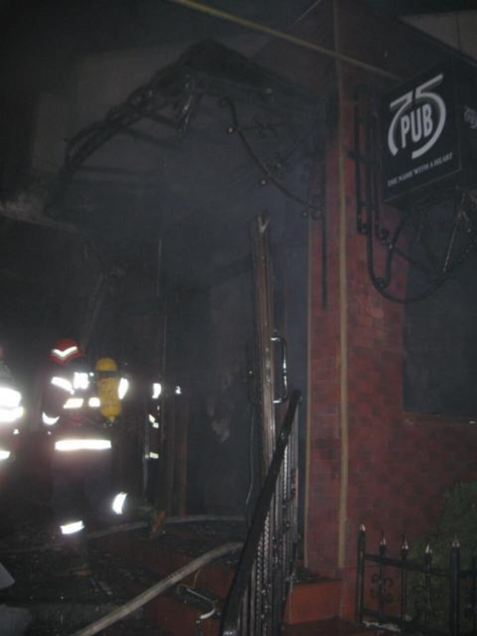 Barul Pub 75 unde a izbucnit incendiul funcționa cu o instalație electrică necorespunzătoare