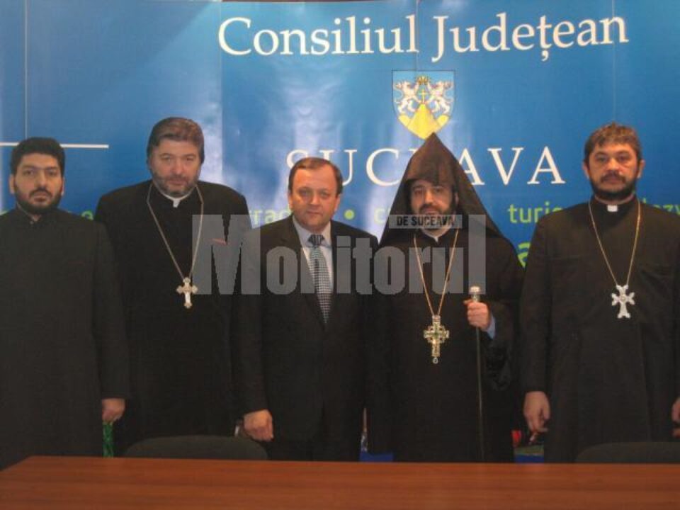 Părintele spiritual al armenilor din România, Excelența Sa Datev Agopian, a avut, ieri, o întâlnire oficială cu Gheorghe Flutur Părintele spiritual al armenilor din România, Excelența Sa Datev Agopian, a avut, ieri, o întâlnire oficială cu Gheorghe Flutur