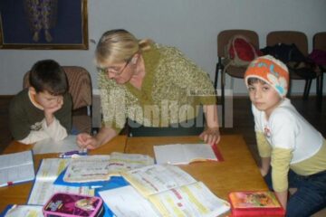 Proiect în derulare: “Ajutor la teme”, pentru copiii instituționalizați