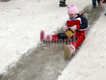 Vatra Dornei: Weekend cu zăpadă și multă distracție