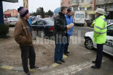 Pietoni surprinși în timp ce traversau neregulamentar