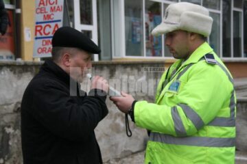 Control în trafic: Pietonii și șoferii care ignoră zebrele, luați ca din oală de polițiștii rutieri