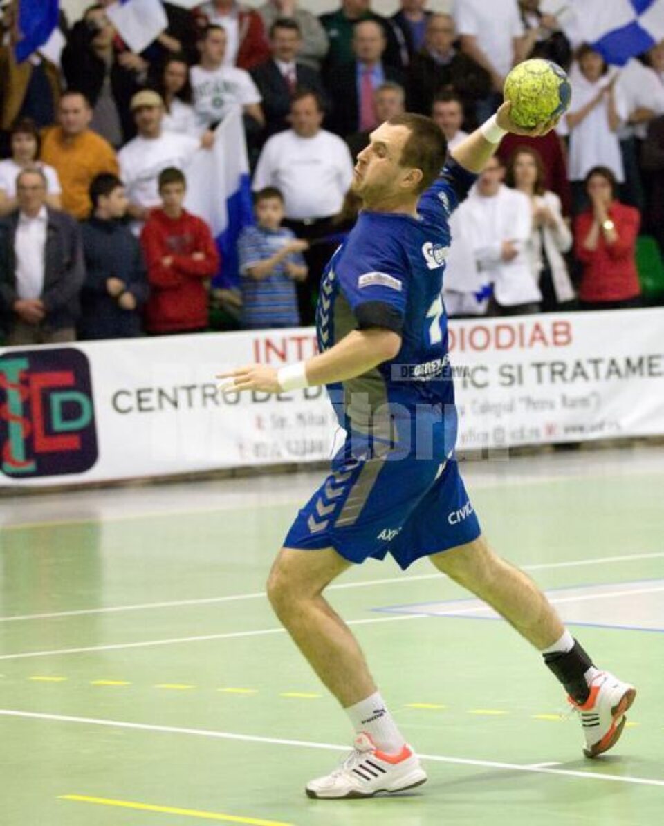 Accidentarea de la Timișoara îl va ține pe tușă pe Chiruț câteva săptămâni Accidentarea de la Timișoara îl va ține pe tușă pe Chiruț câteva săptămâni