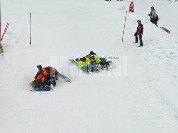 Distracție de iarnă: Peste 6.000 de turiști au participat, în weekend, la Olimpiada Humorului
