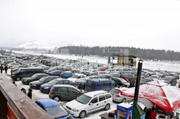 Distracție de iarnă: Peste 6.000 de turiști au participat, în weekend, la Olimpiada Humorului