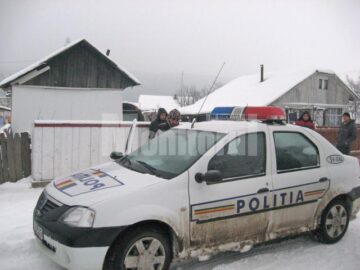 Nouă indivizi au fost luați din așternuturi și duși, pentru audieri, la sediul poliției municipiului Suceava