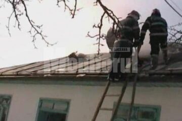 Găsit carbonizat: S-a blocat în podul casei și și-a dat foc